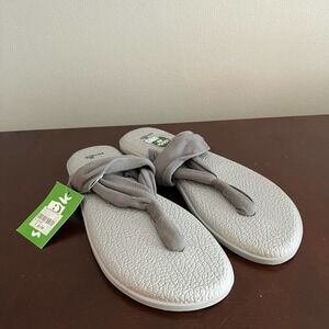 Sanuk Yoga Sling Flip Flops Size 10 NWT